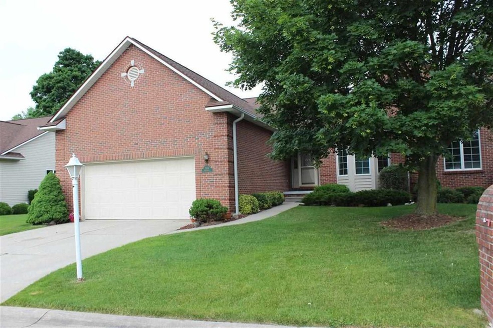 1513 Wildwood Ct, Flint, MI 48532 - photo 1