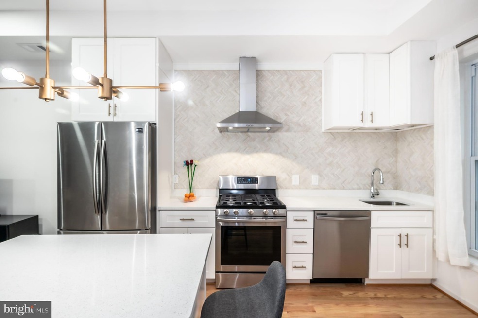 11 Q St NW unit A, Washington, DC 20001 - photo 1