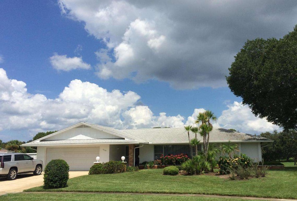 Front view facing the Indian River