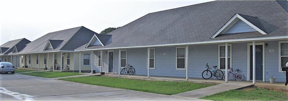 124 Power St unit 200, Bridgeport, TX 76426 - photo 1