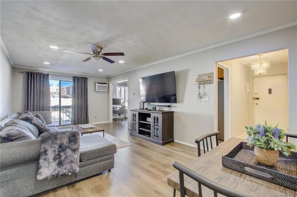 326 Country Club Ln unit 326, Pomona, NY 10970 - photo 1