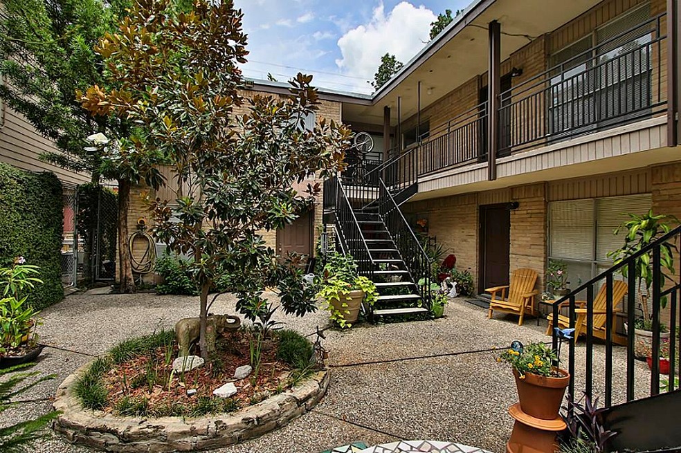 1412 Hawthorne St unit 5, Houston, TX 77006 - photo 1