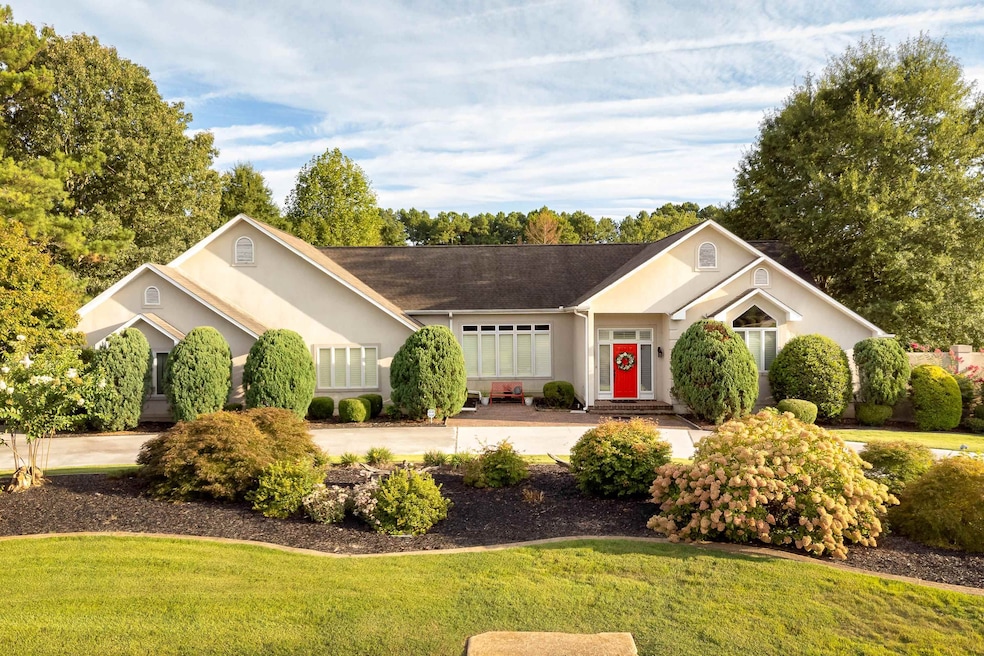 9175 Turtle Point Dr, Killen, AL 35645 - photo 1