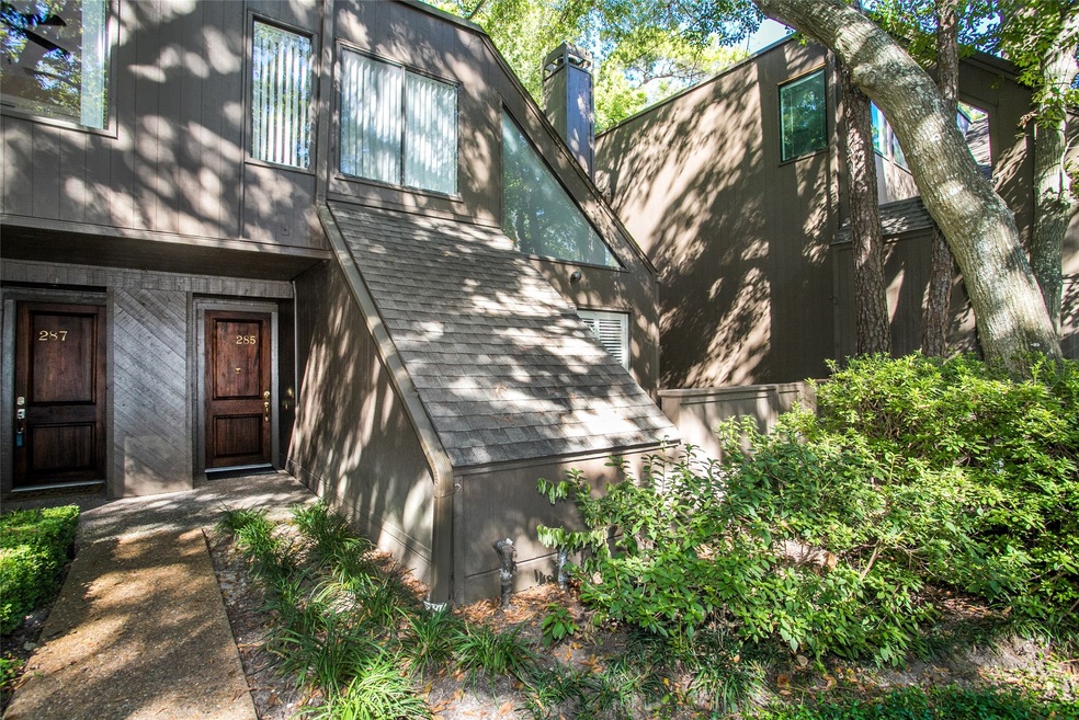 285 Litchfield Ln, Houston, TX 77024 - photo 1