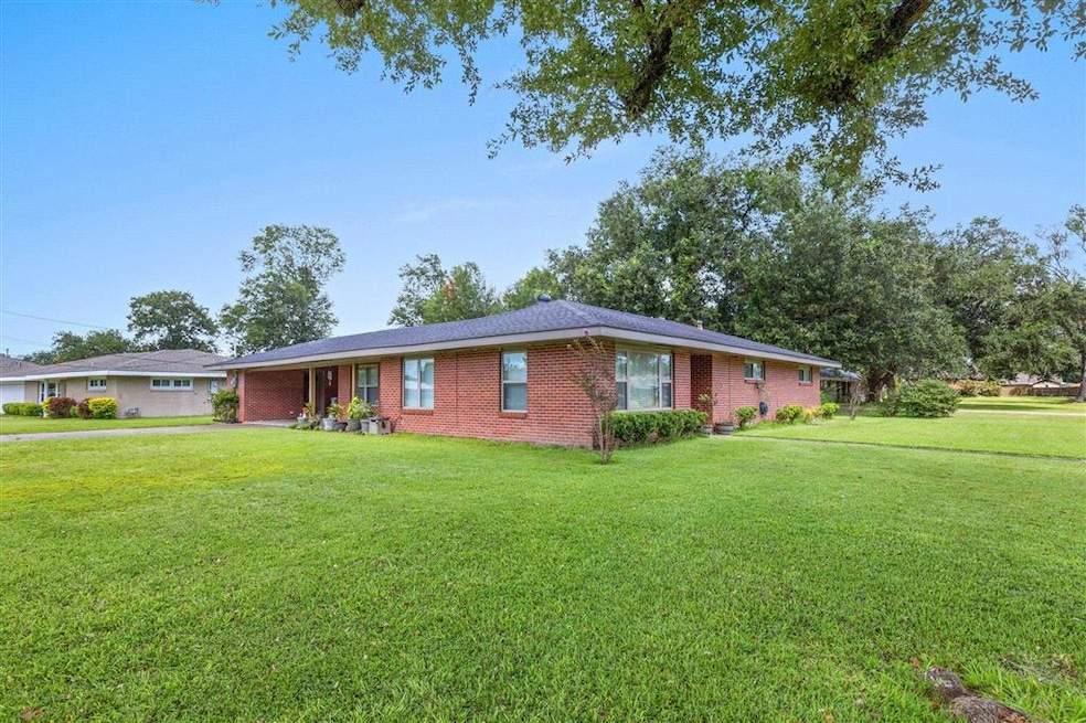 524 Contour St, Lake Charles, LA 70605 - photo 1