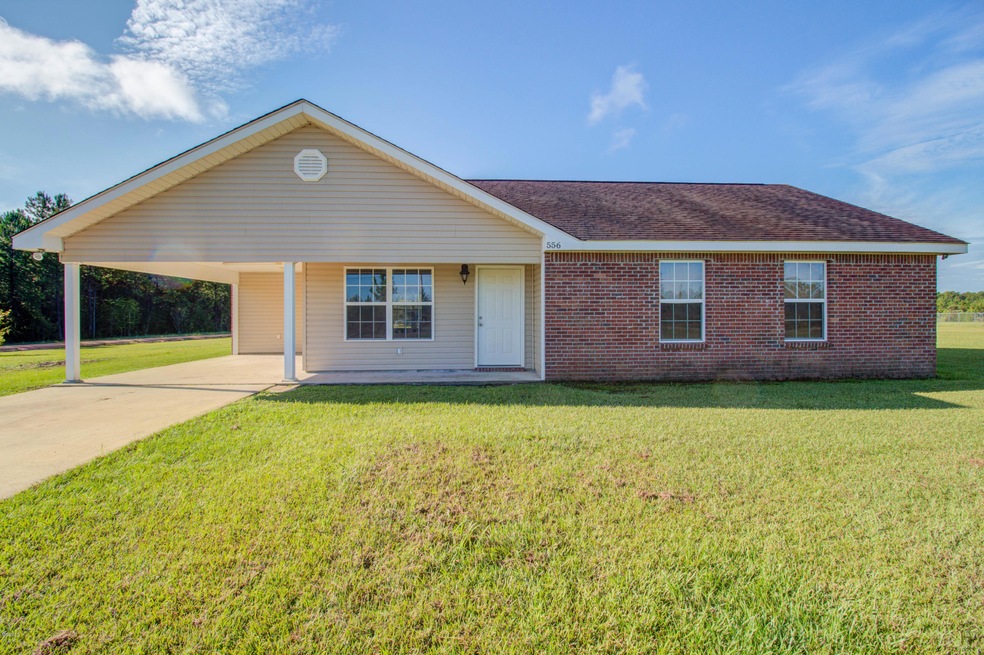 556 W Mchenry Rd, Mc Henry, MS 39561 - photo 1