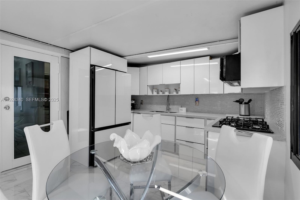 2140 W 53rd St, Hialeah, FL 33016 - photo 1