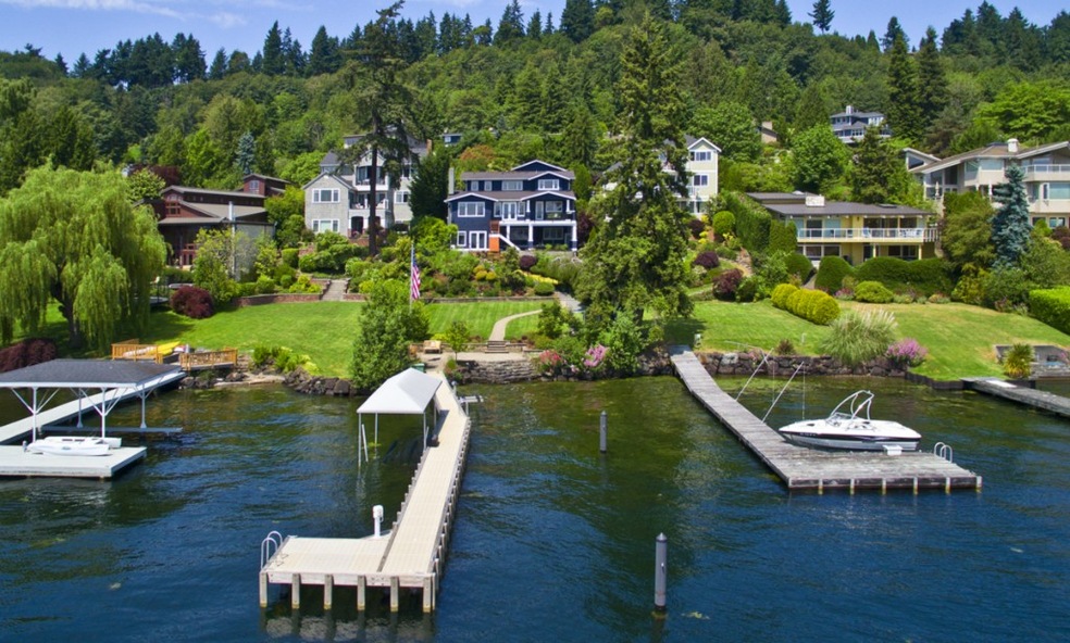 8252 Avalon Dr, Mercer Island, WA 98040 - photo 1