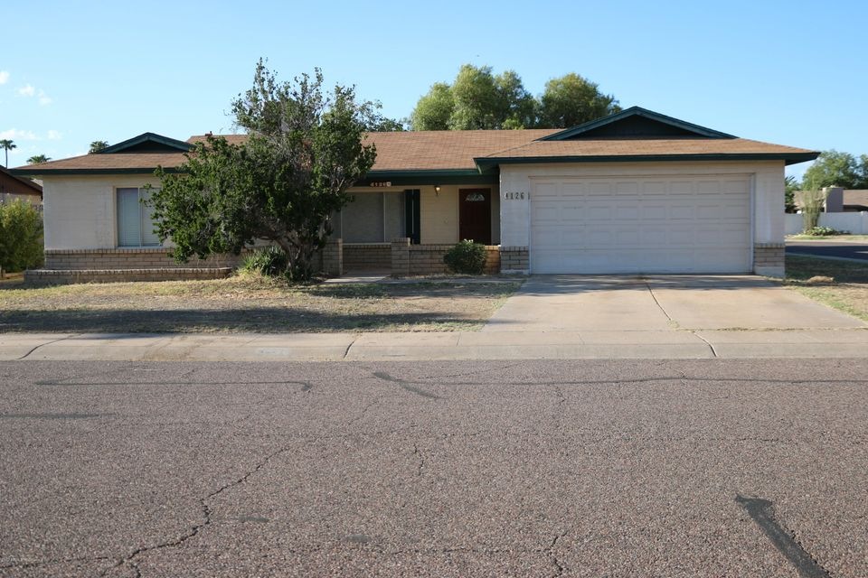 Seldon Ln Front