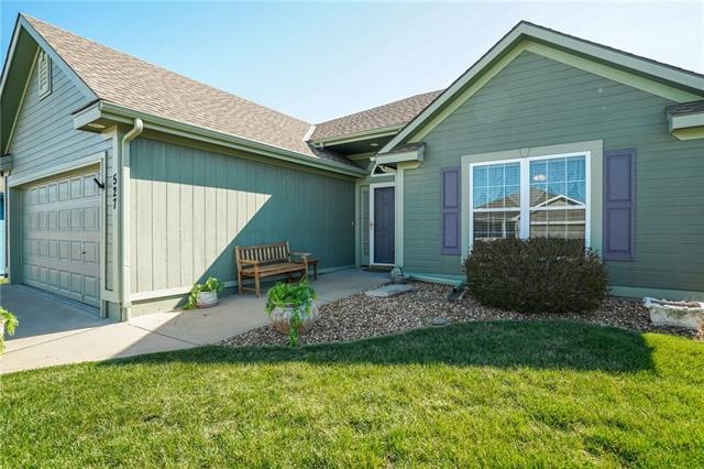 527 Galaxy Ln, Raymore, MO 64083 - photo 1