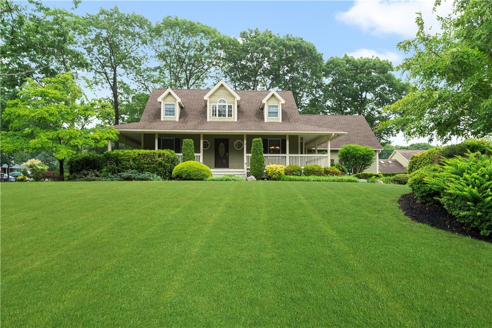 72 Castleton Dr, Cranston, RI 02921 - photo 1