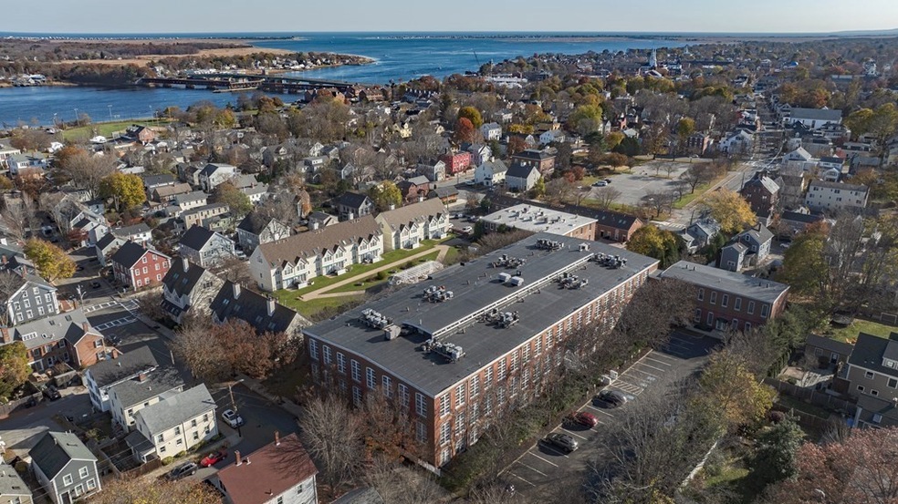 53 Warren St unit 109, Newburyport, MA 01950 - photo 1