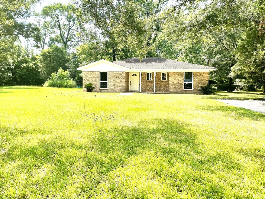 11661 Lena Ln, Cleveland, TX 77328 - photo 1