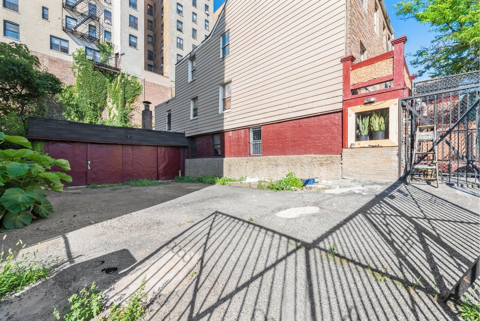 673 W 187th St, New York, NY 10033 - photo 1