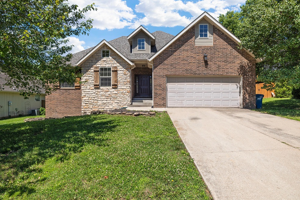 815 S Southgate Dr, Nixa, MO 65714 - photo 1