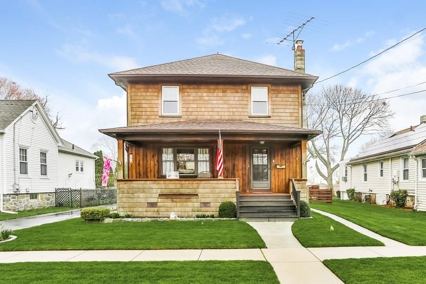 399 Sherwood Place, Stratford, CT 06615 - photo 1