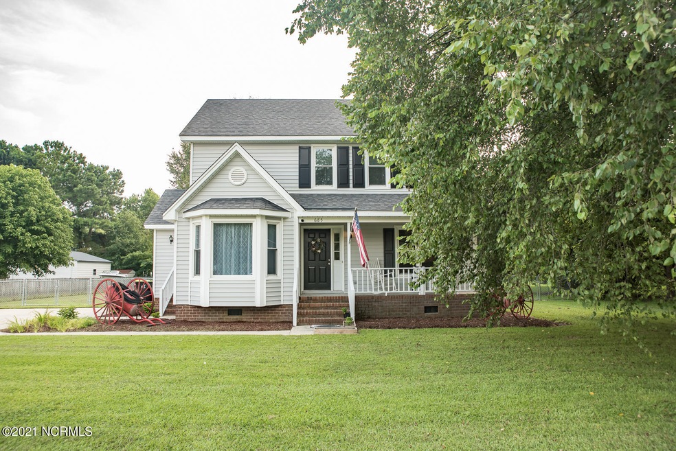 685 Davenport Farm Rd, Winterville, NC 28590 - photo 1