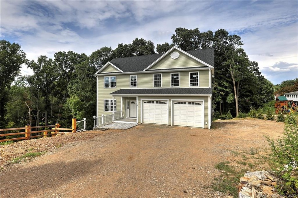 8 Woodcrest Dr, Naugatuck, CT 06770 - photo 1