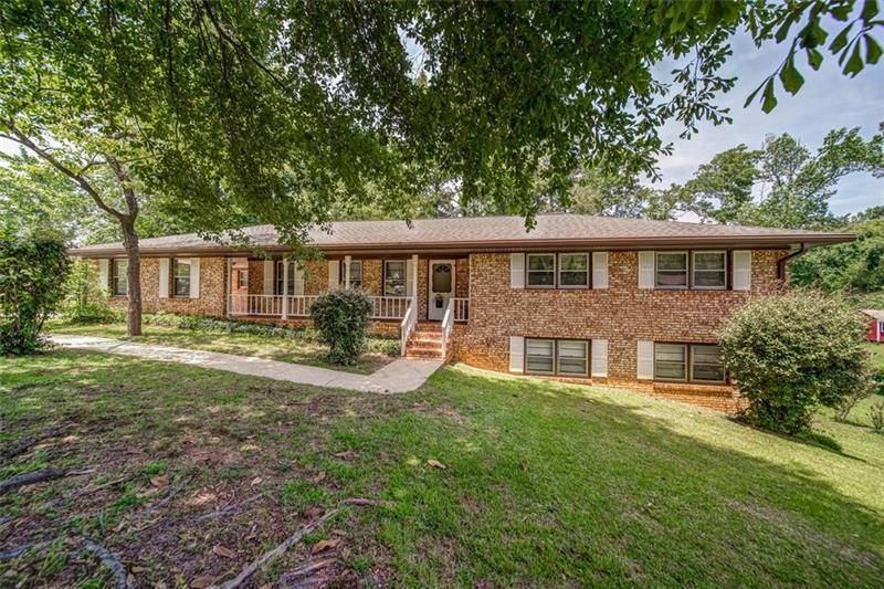 1044 Flamingo Dr, Austell, GA 30168 - photo 1