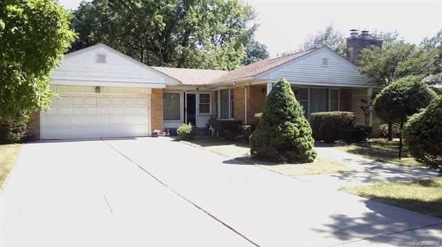 1,247 SQUARE FOOT RANCH ON AN 80' WIDE LOT.