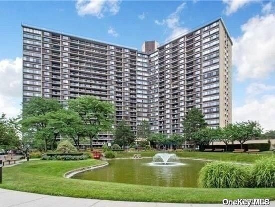 The Bay Club unit 2V, Bayside, NY 11360 - photo 1