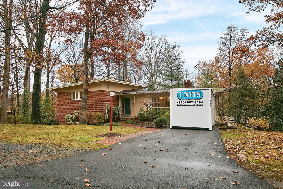 3404 Barger Dr, Falls Church, VA 22044 - photo 1