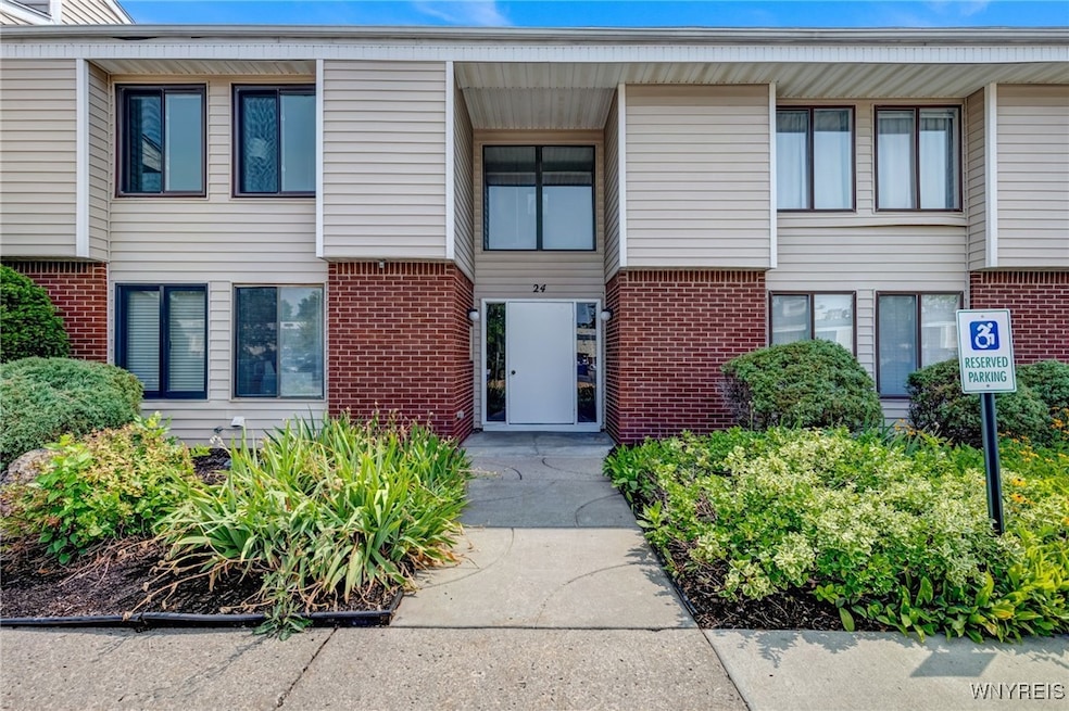 24 Coolbrook Ct unit D, East Amherst, NY 14051 - photo 1