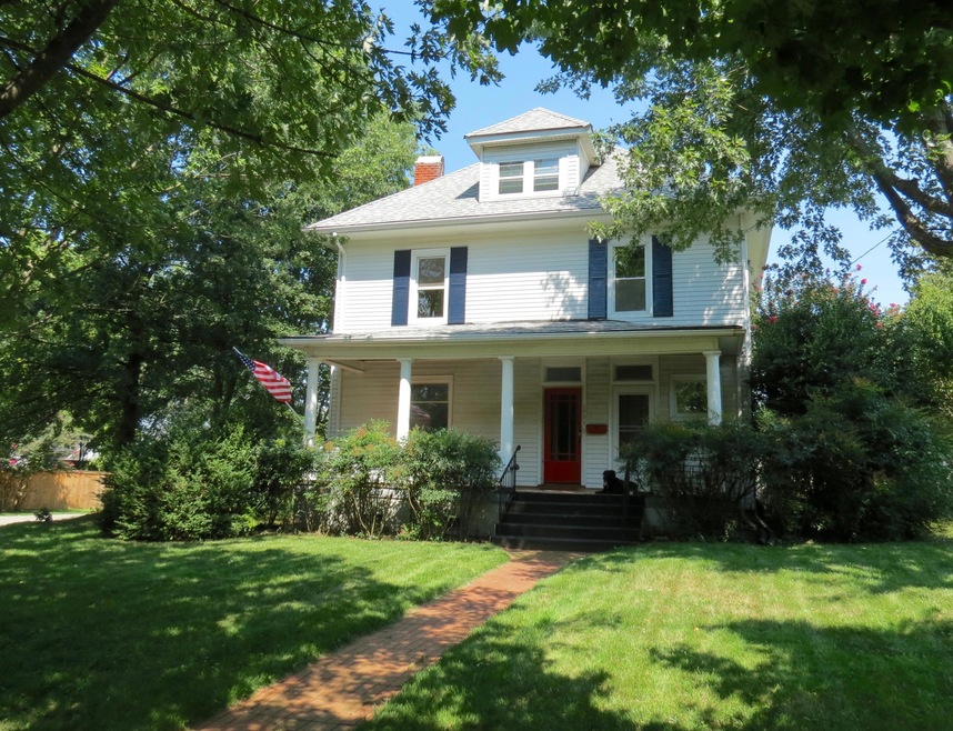 Front Yard + corner lot