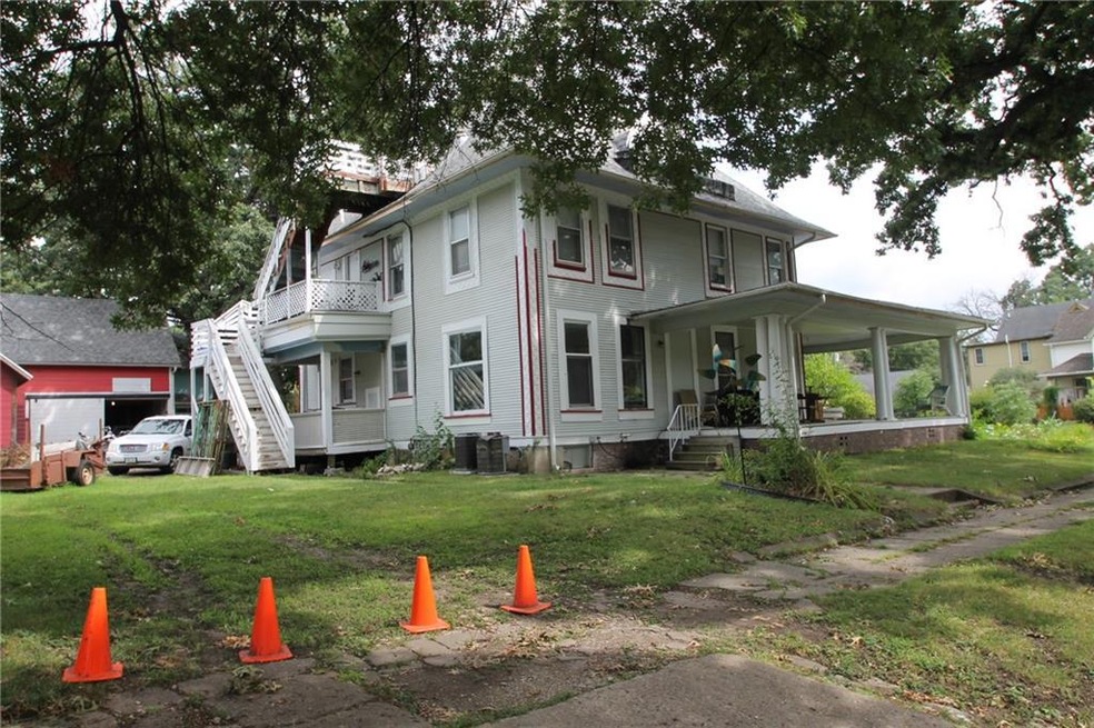 2521 Kingman Blvd, Des Moines, IA 50311 - photo 1