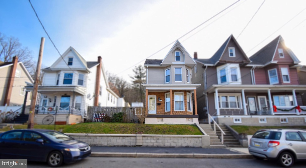 446 Arlington St, Tamaqua, PA 18252 - photo 1