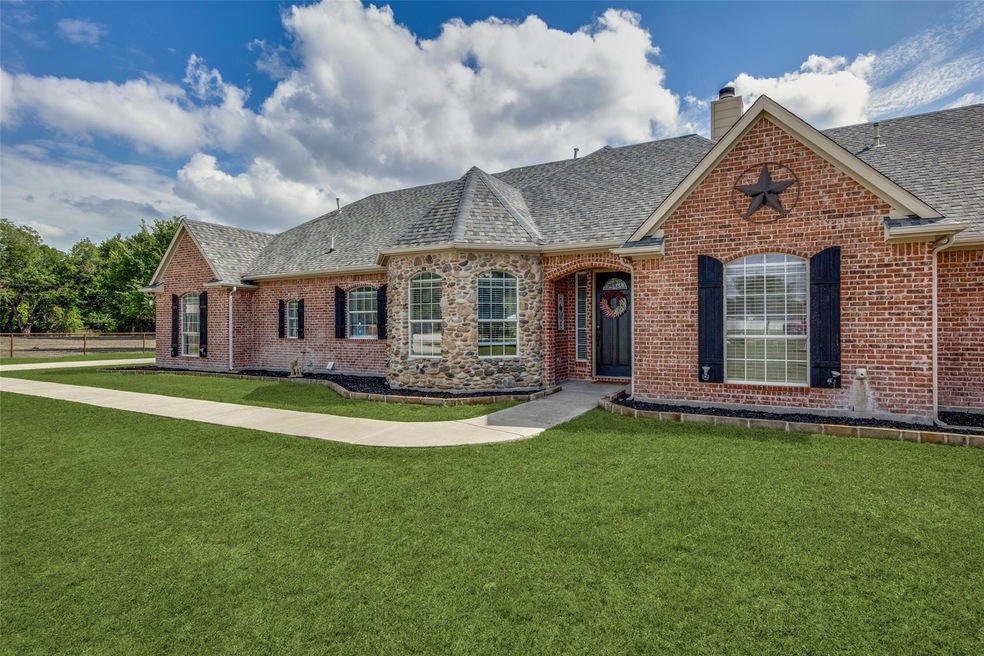 130 Tusk Ct, Weatherford, TX 76085 - photo 1