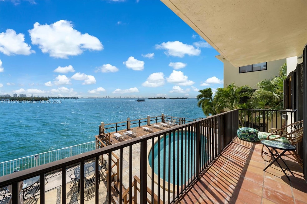 7845 NE Bayshore Ct unit 10, Miami, FL 33138 - photo 1