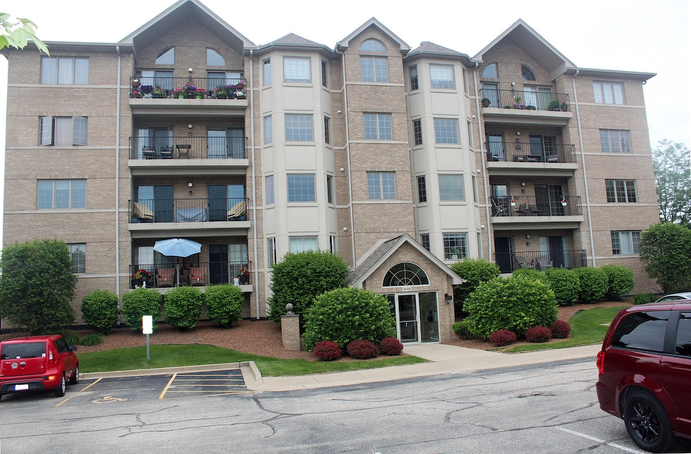 14100 Sheffield Dr unit 304, Homer Glen, IL 60491 - photo 1