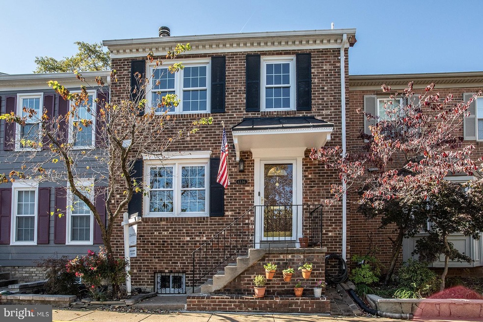 1336 Chetworth Ct, Alexandria, VA 22314 - photo 1
