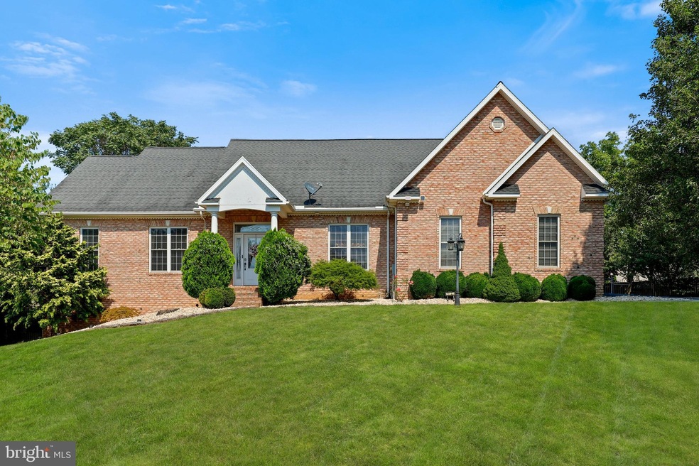 11123 Whitney Ln, Hagerstown, MD 21742 - photo 1