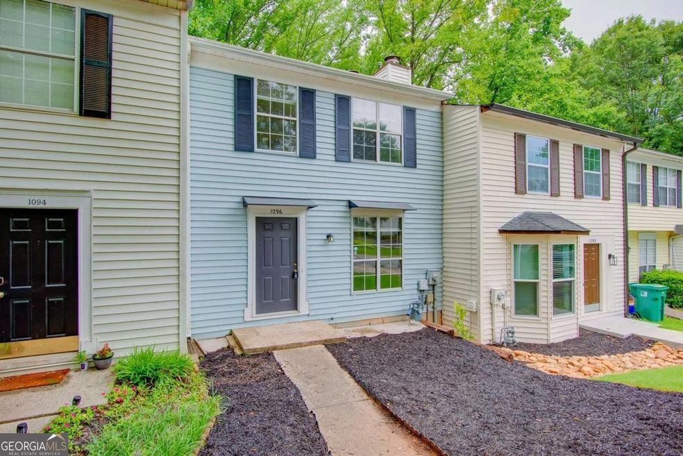 1096 Huntington Trace SE, Smyrna, GA 30082 - photo 1