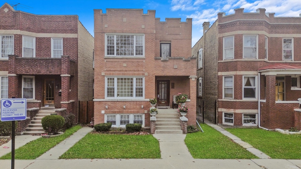 4239 W Melrose St unit 2, Chicago, IL 60641 - photo 1