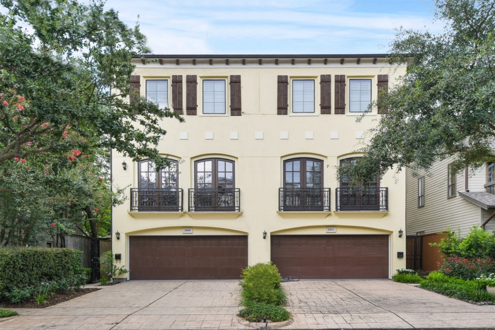 2009 Driscoll St, Houston, TX 77019 - photo 1
