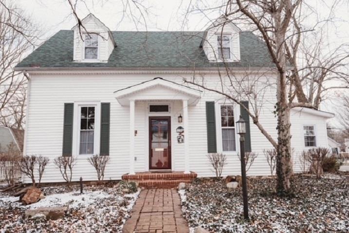 702 Washington St, Covington, IN 47932 - photo 1