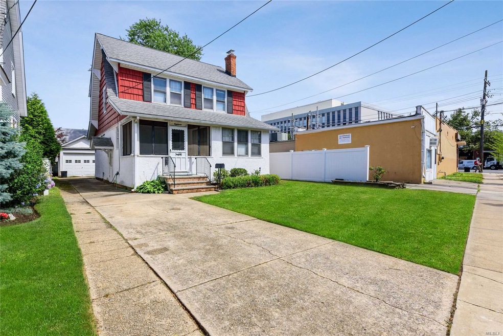 18 Blossom Heath Ave, Lynbrook, NY 11563 - photo 1