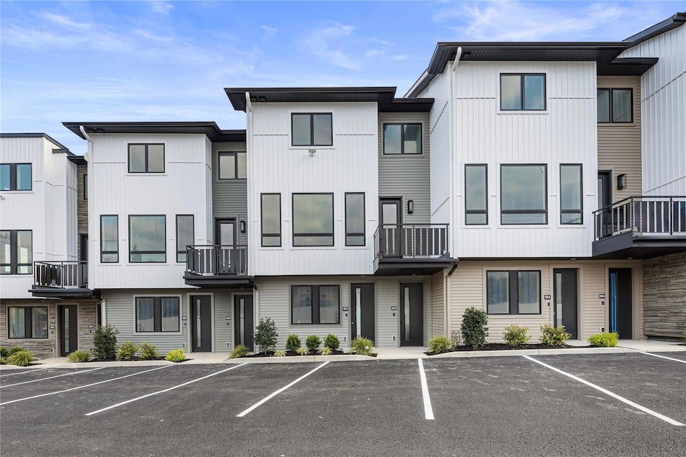 Sold $950,000 • Co-Listing Agent