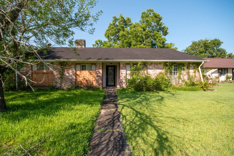 16922 Oxnard Ln, Friendswood, TX 77546 - photo 1