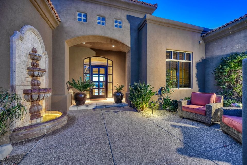 003_Courtyard