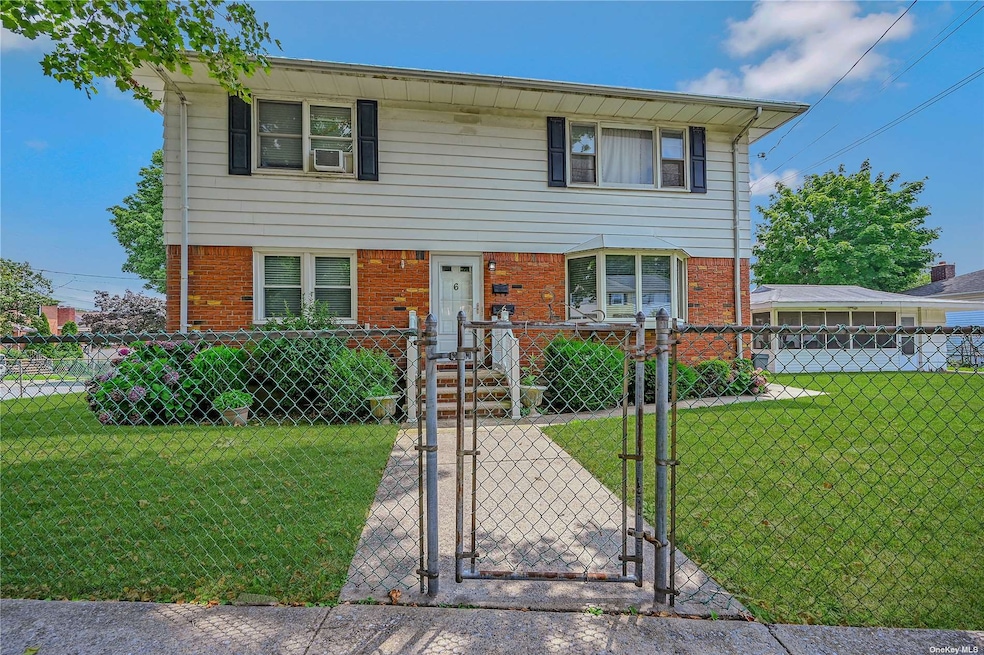 6 Zoe St, Staten Island, NY 10305 - photo 1