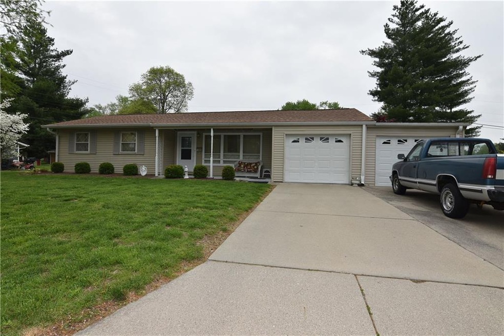 2911 Beech Dr, Columbus, IN 47203 - photo 1