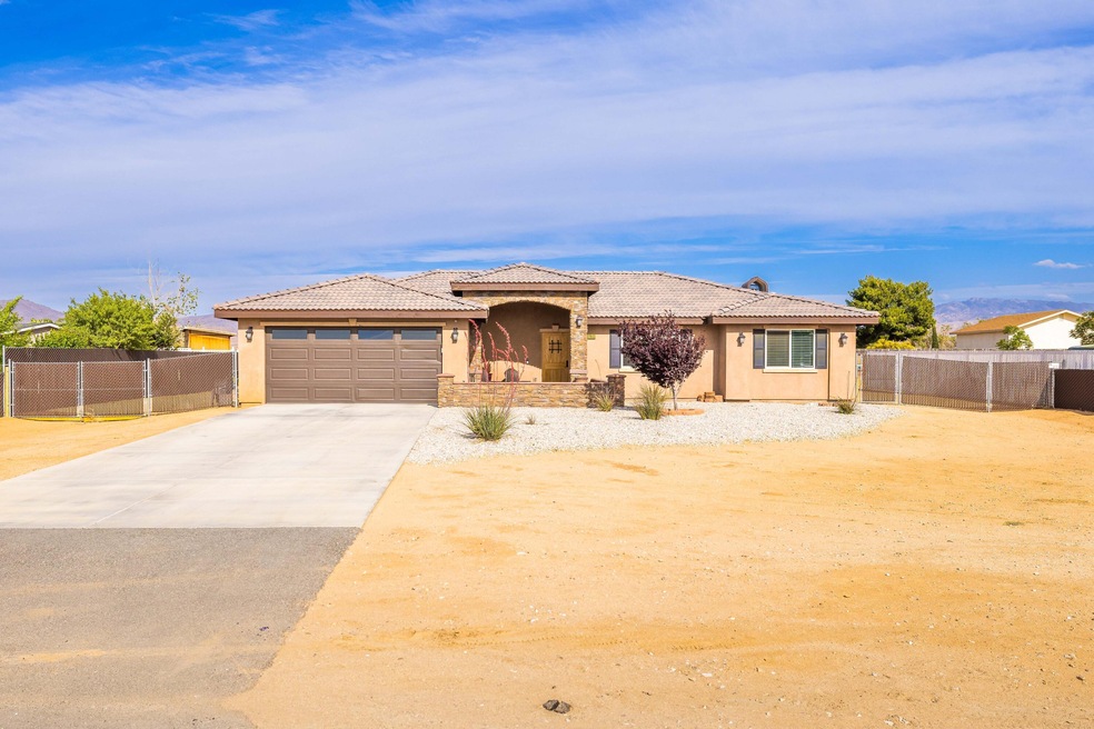 12833 Algonquin Rd Apple Valley-1