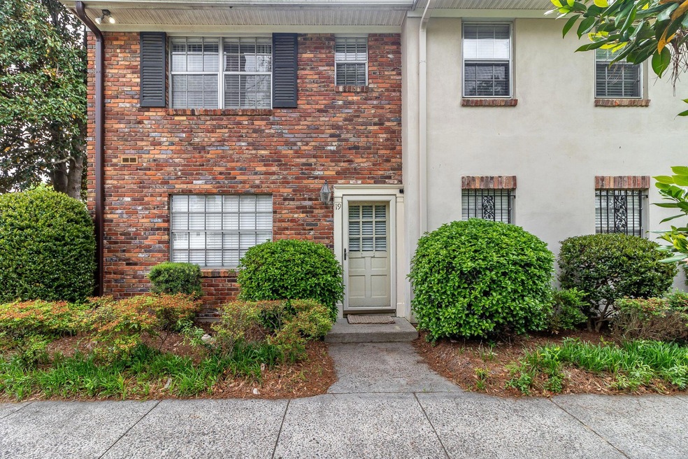 5-web-or-mls-2846 WALTON WAY #19 (c)-6379