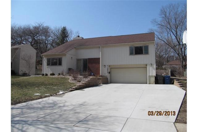 3214 SW 34th St, Des Moines, IA 50321 - photo 1