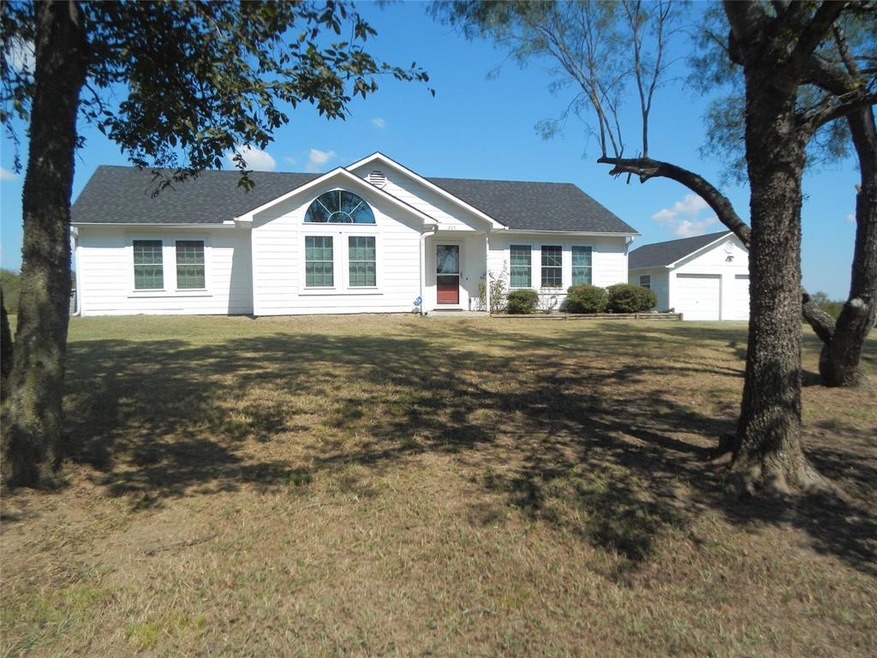 205 Bluffview Ln, Corsicana, TX 75109 - photo 1