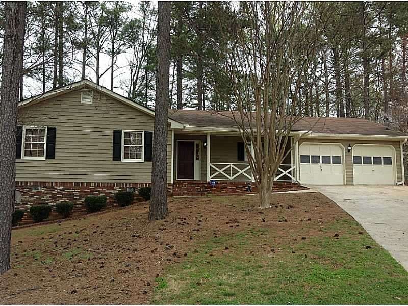 Exterior Front. Lovely three bedroom, two bathroom